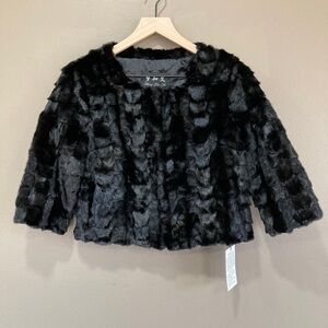 Women’s  faux fur cropped coat size medium